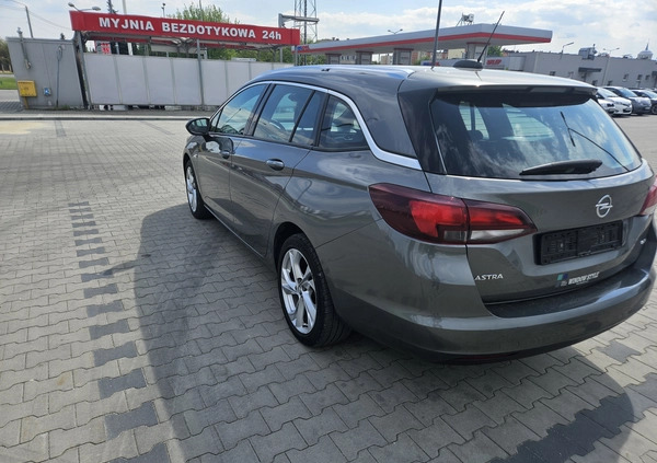Opel Astra cena 26900 przebieg: 262000, rok produkcji 2017 z Nowogrodziec małe 154